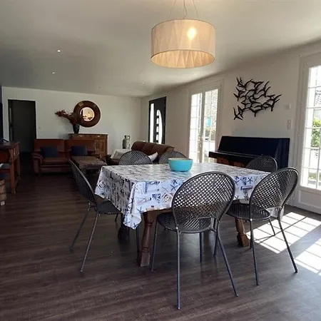 ホテル Maison Saint-Pierre-D'Oleron, 4 Pieces, 6 Personnes - Fr-1-246A-241 サン・ピエール・ドレロン